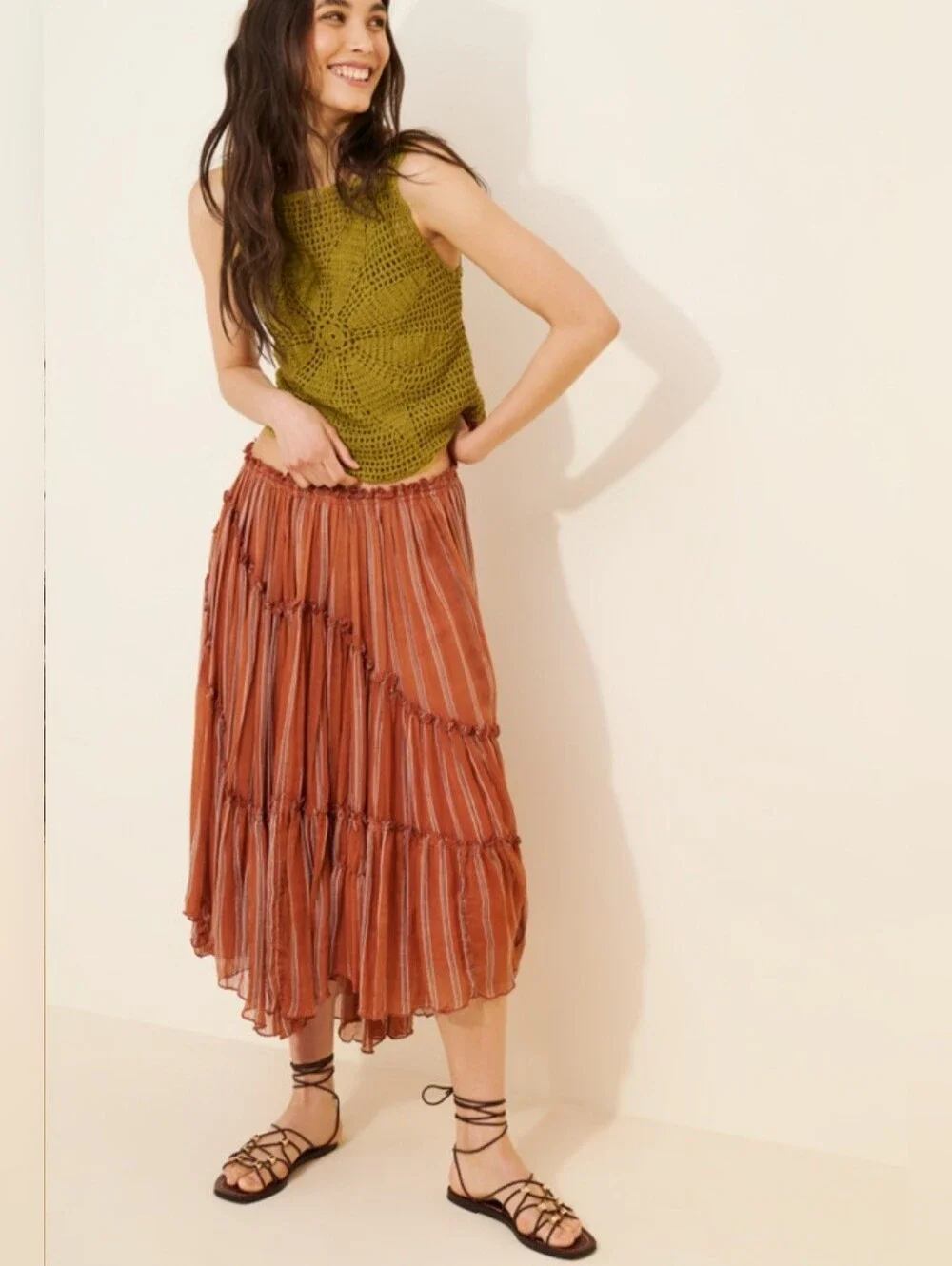Free People One Ember Printed Midi Skirt in Terracota. Size S